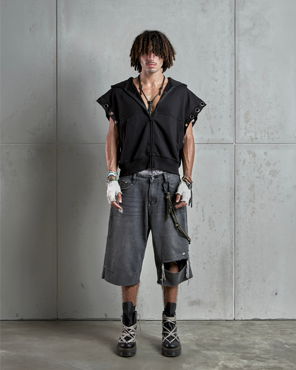 PISTOL ASH GREY DESTROYED BAGGY CAPRI