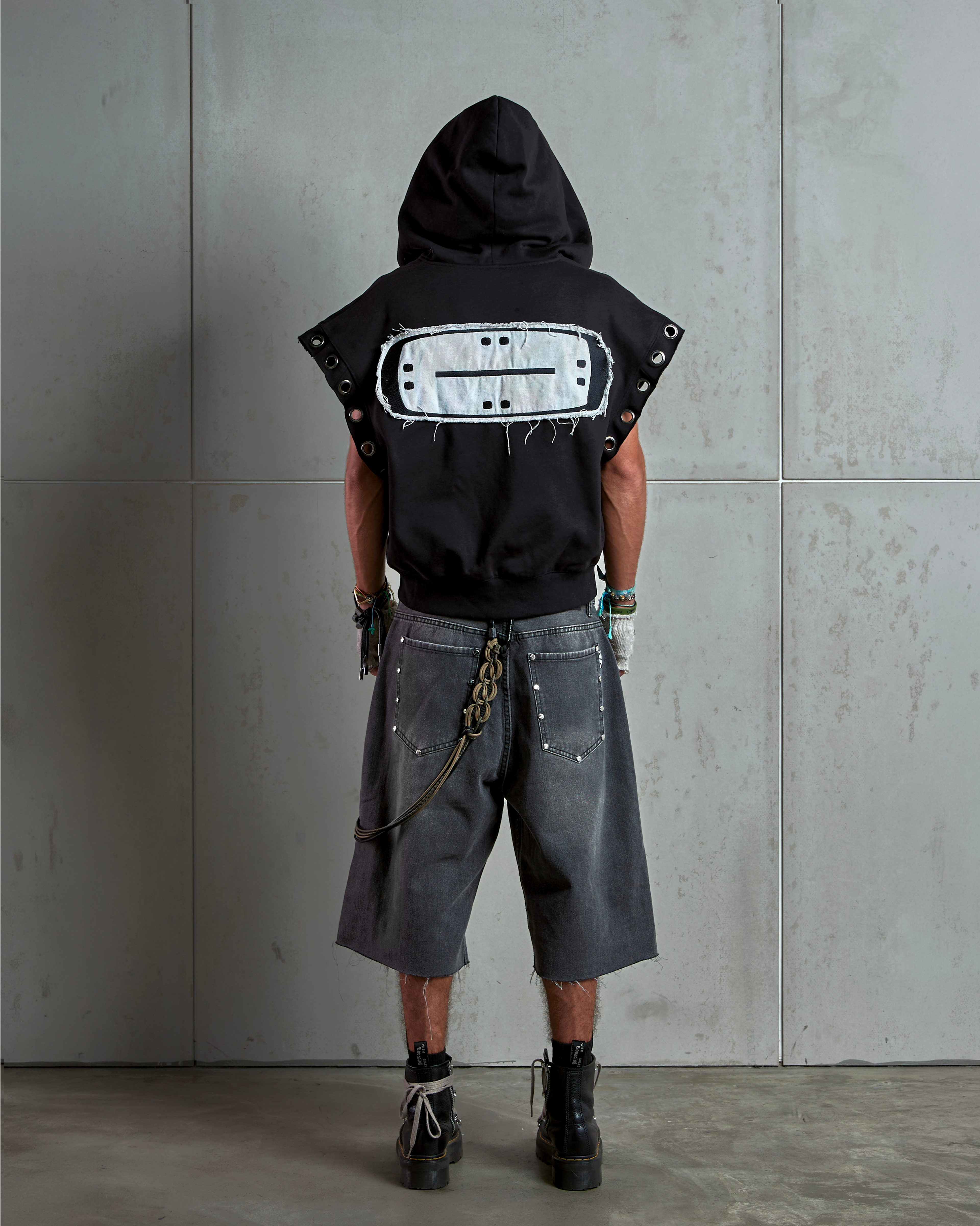 PISTOL ASH GREY DESTROYED BAGGY CAPRI
