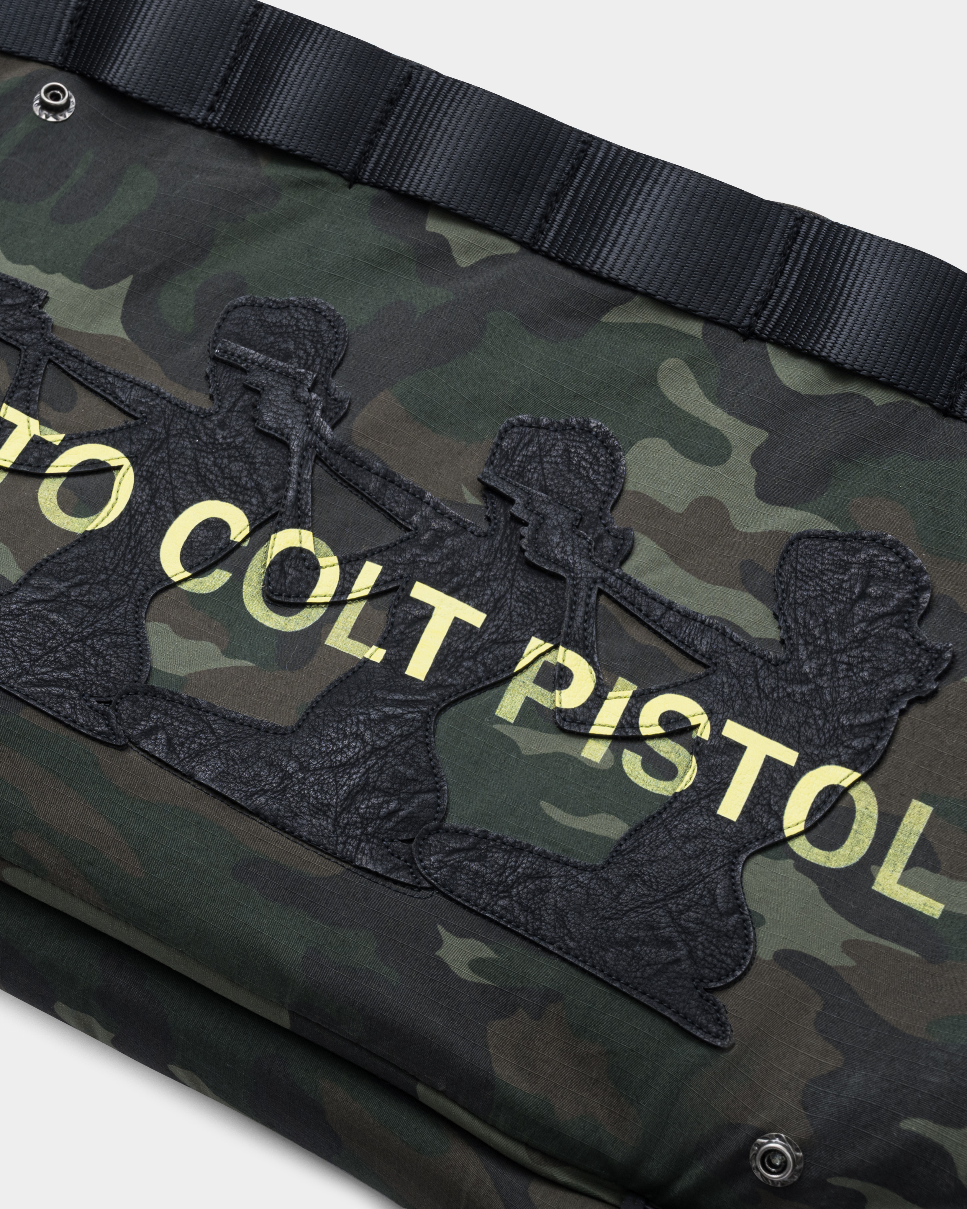 PISTOL HUNTRESS CAMO MODULAR TOTEBAG